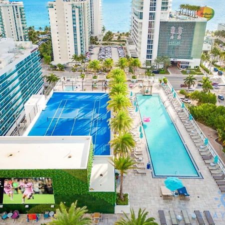 ハリウッドWrap Around Balcony - Insane Views - Amazing Poolsアパートメント エクステリア 写真