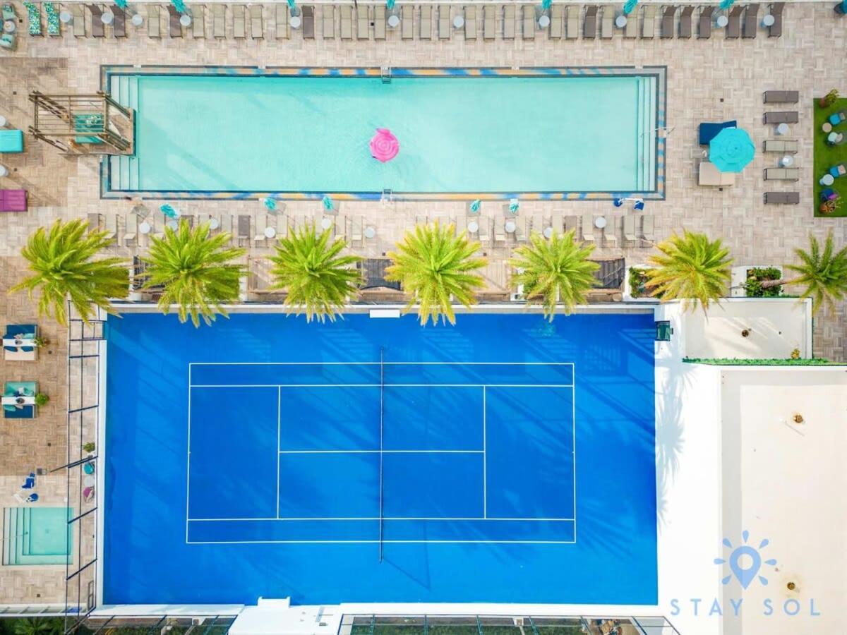 ハリウッドWrap Around Balcony - Insane Views - Amazing Poolsアパートメント エクステリア 写真