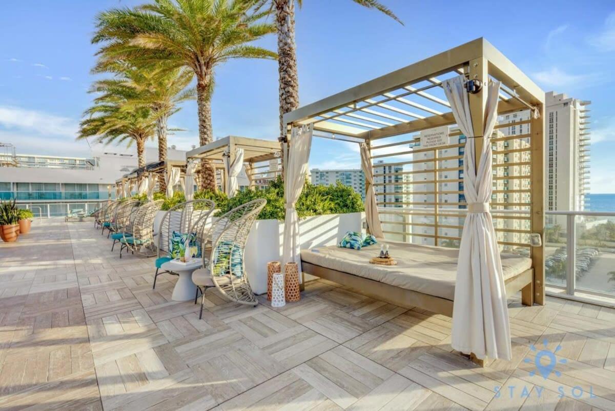 ハリウッドWrap Around Balcony - Insane Views - Amazing Poolsアパートメント エクステリア 写真